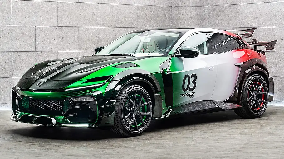 Mansory Pugnator Tricolore Der Mansory Pugnator Tricolore stehend von vorne
