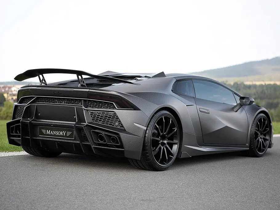 Blick von schräg hinten auf den Mansory Torofeo.