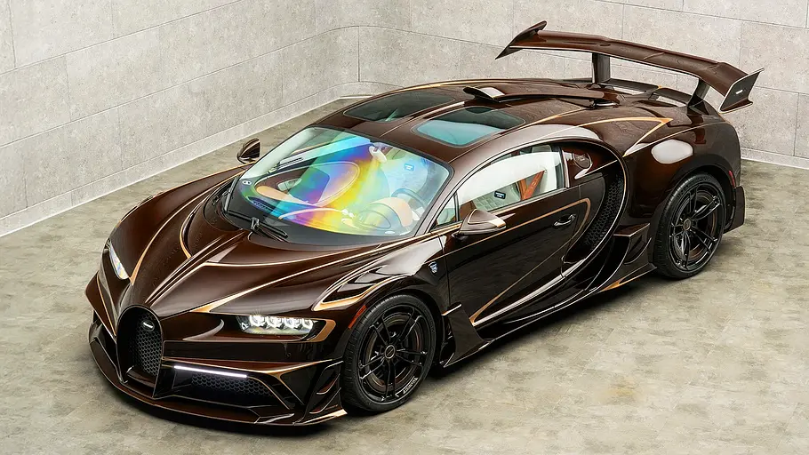 Blick von schräg vorne auf den Mansory Vivere.
