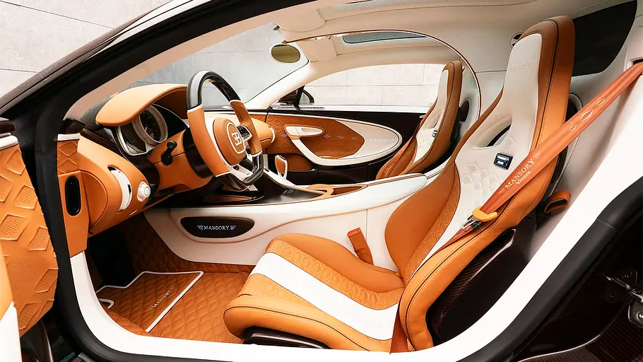 Blick auf die Armaturen im Innenraum des Mansory Vivere.