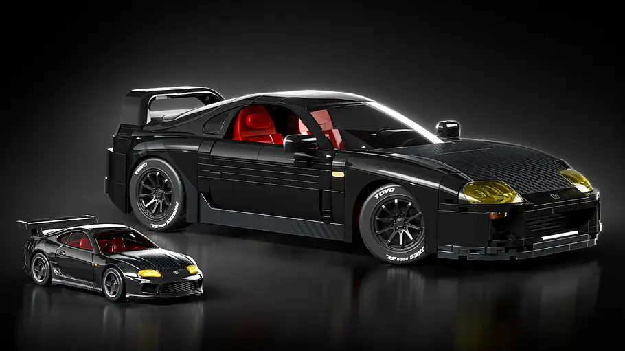 Der Mattel Brick Shop ’94 Toyota Supra Mk. IV in Studioumgebung.