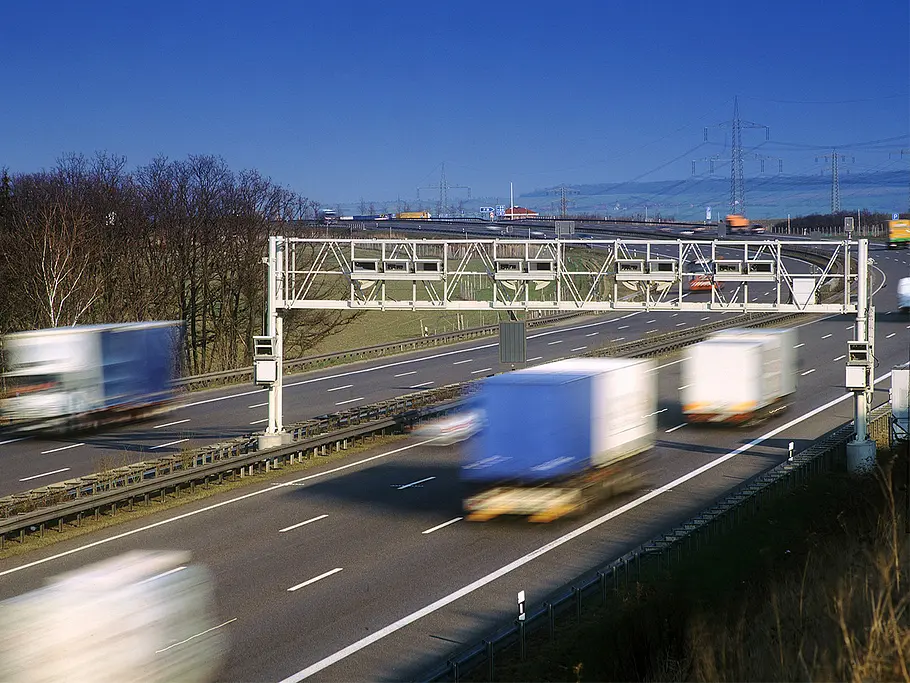 Kontrollbrücke für Lkw-Maut