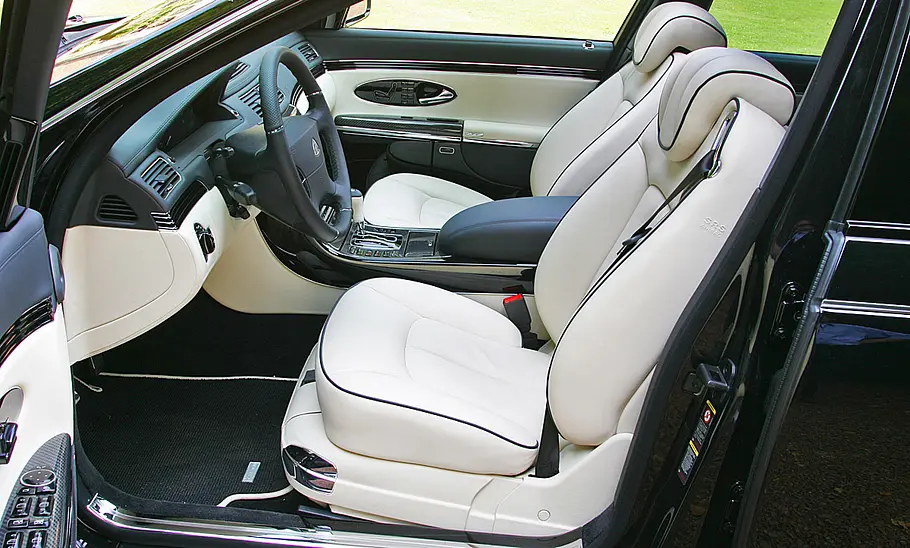 Die Frontsitze des Maybach 57 S.