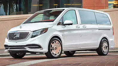 Blick von schräg vorne auf die Mercedes-Maybach V-Klasse. - Foto: Bring-a-Trailer