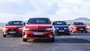 Seat Leon/Opel Astra/Toyota Corolla/Mazda3 - Foto: Daniela Loof