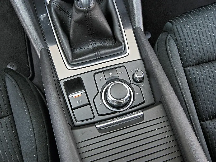 Mazda 6 Kombi Vergleich Konzepte Tasten