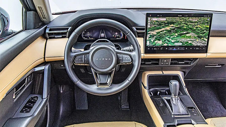 Mazda CX-5 Blick auf die Armaturen im Innenraum des Mazda CX-5.