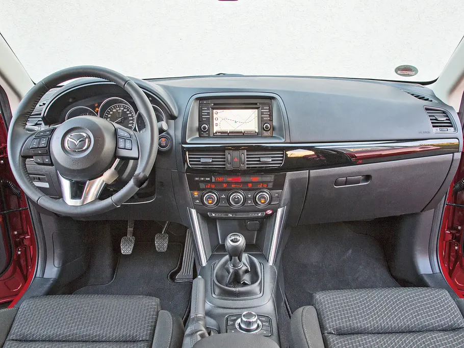 Mazda CX-5 SKYACTIV-D 150 AWD Kompakt-SUV Vergleich Bilder technische Daten Cockpit