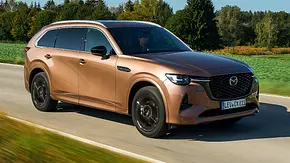 Mazda CX-80 (2024); fahrend; Außenansicht; SUV; Frontansicht - Foto: Mazda Mazda CX-80 (2024); fahrend; Außenansicht; SUV; Frontansicht - Foto: Mazda