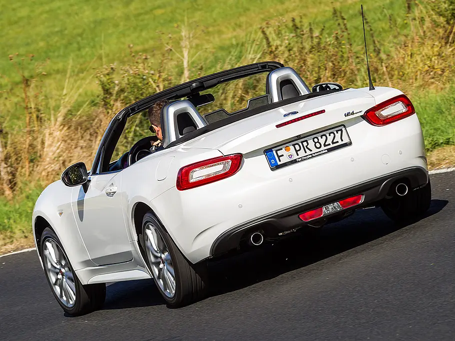 Fiat 124 Spider 1.4 MultiAir Turbo Fiat 124 Spider 1.4 MultiAir Turbo