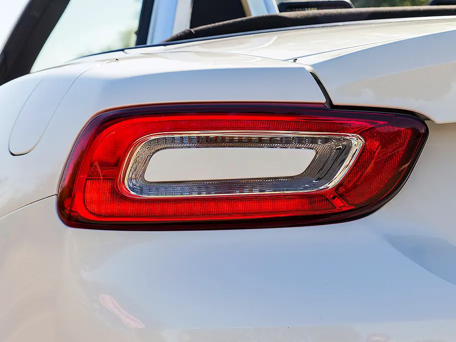 Fiat 124 Spider 1.4 MultiAir Turbo Fiat 124 Spider 1.4 MultiAir Turbo