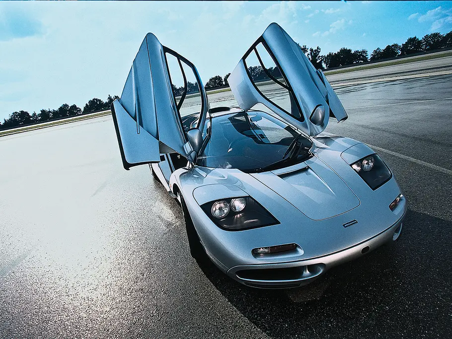 McLaren F1 Fahrbericht Supersportwagen Mittelmotor V12 Youngtimer Bilder technische Daten 0007