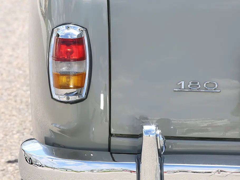 Mercedes 180 Ponton-Benz Mercedes 180 Ponton-Benz