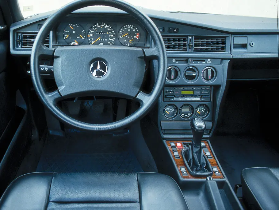 Limousinen Youngtimer Mercedes 190 E Renault 21 Citroen BX Peugeot 405
