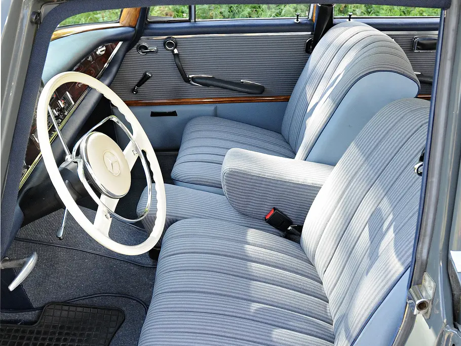 Mercedes 220 SE Bilder technische Daten Kaufberatung Oldtimer Sitze