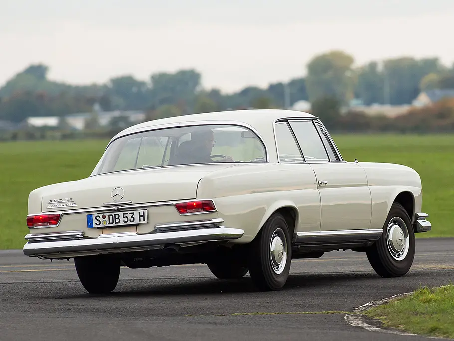 Mercedes 220 SEb W111