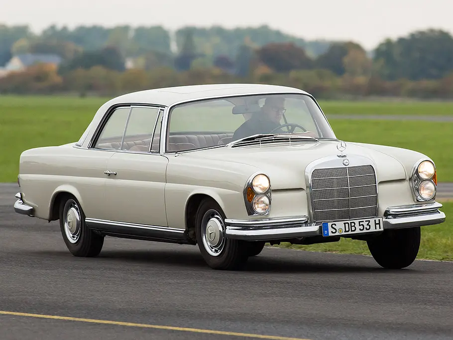 Mercedes 220 SEb W111