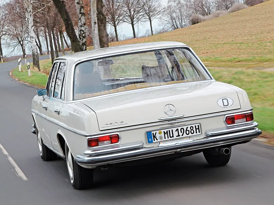 Fahrbericht: Mercedes 250 S Mercedes 250 S W108 Vergleich Bilder technische Daten Heck