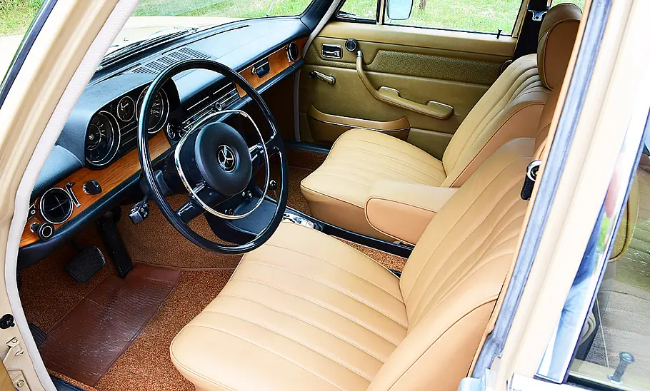 Mercedes 250 2.8 (W114) Die Sitze des Mercedes 250 2.8 (W114)