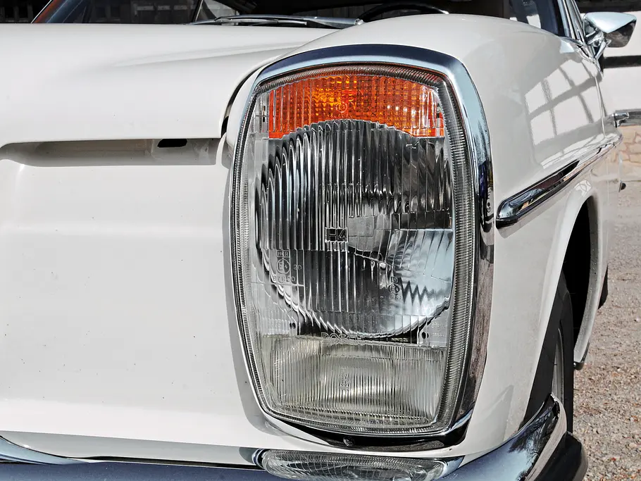 Mercedes 280 CE Vergleich Youngtimer Bilder technische Daten Leuchten