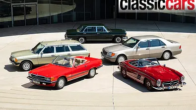 Mercedes 300 W198, W109, S123, R107 und W140 stehend von oben - Foto: Angelika Emmerling
