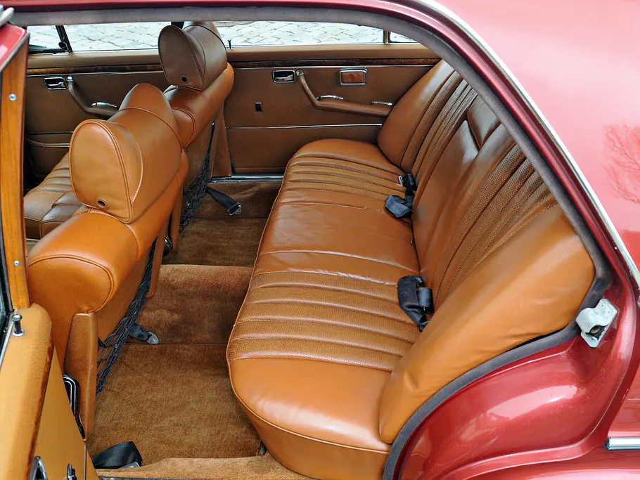 Mercedes 300 SEL Vergleich Bilder technische Daten Fond