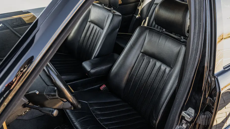 Die Sitze des Mercedes 300 TE 6.0 AMG.