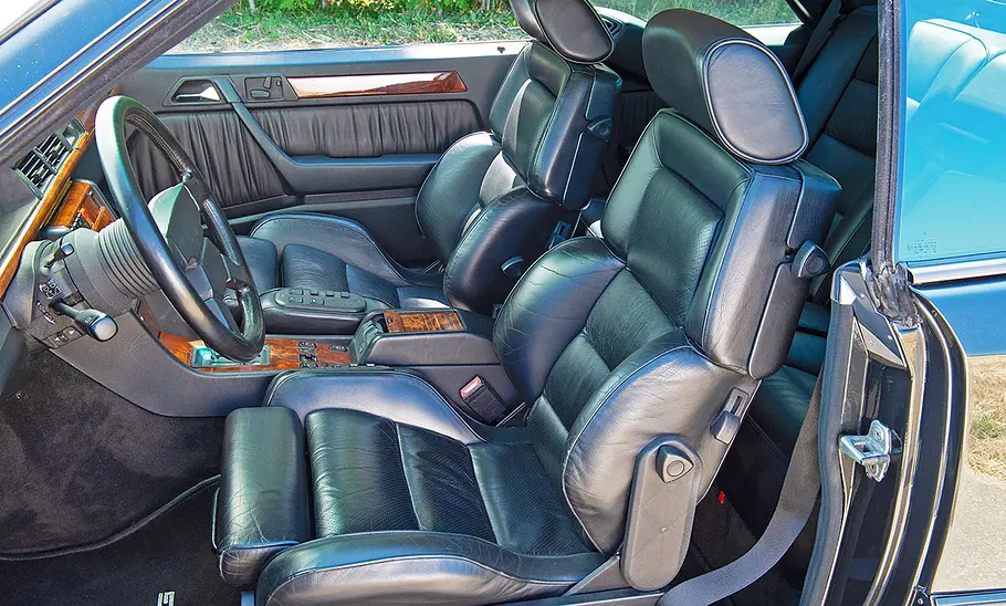 Die Sitze des Mercedes 300 CE 6.0 AMG Hammer Coupé.