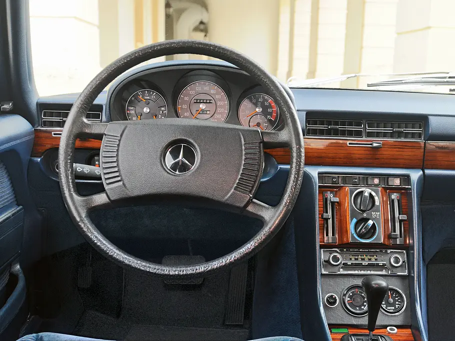 Mercedes 450 SEL Vergleich Bilder technische Daten Cockpit