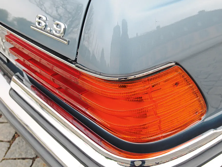 Mercedes 450 SEL Vergleich Bilder technische Daten Rückleuchte