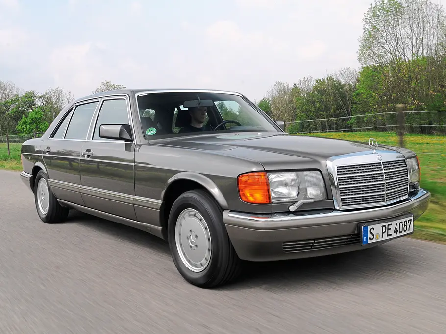 Mercedes 560 SEL Vergleich Bilder technische Daten