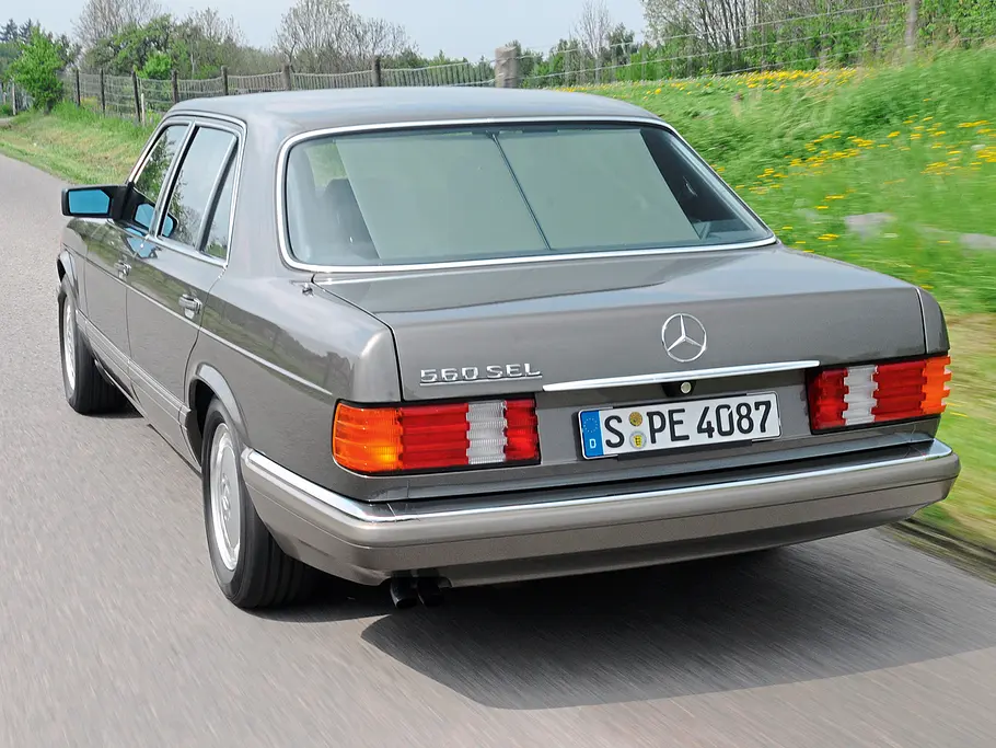 Mercedes 560 SEL Vergleich Bilder technische Daten