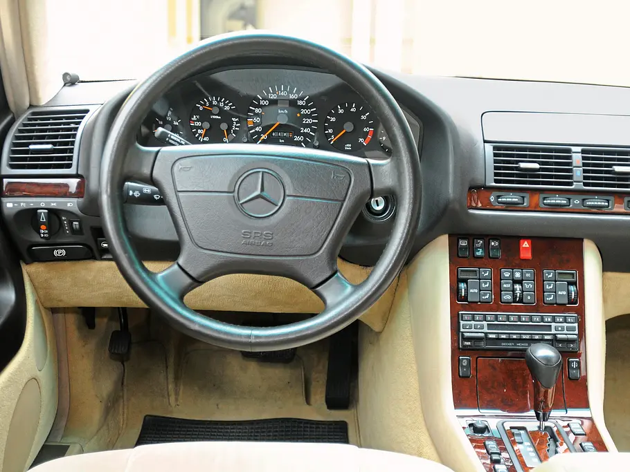Mercedes 600 SEL Vergleich Bilder technische Daten Cockpit
