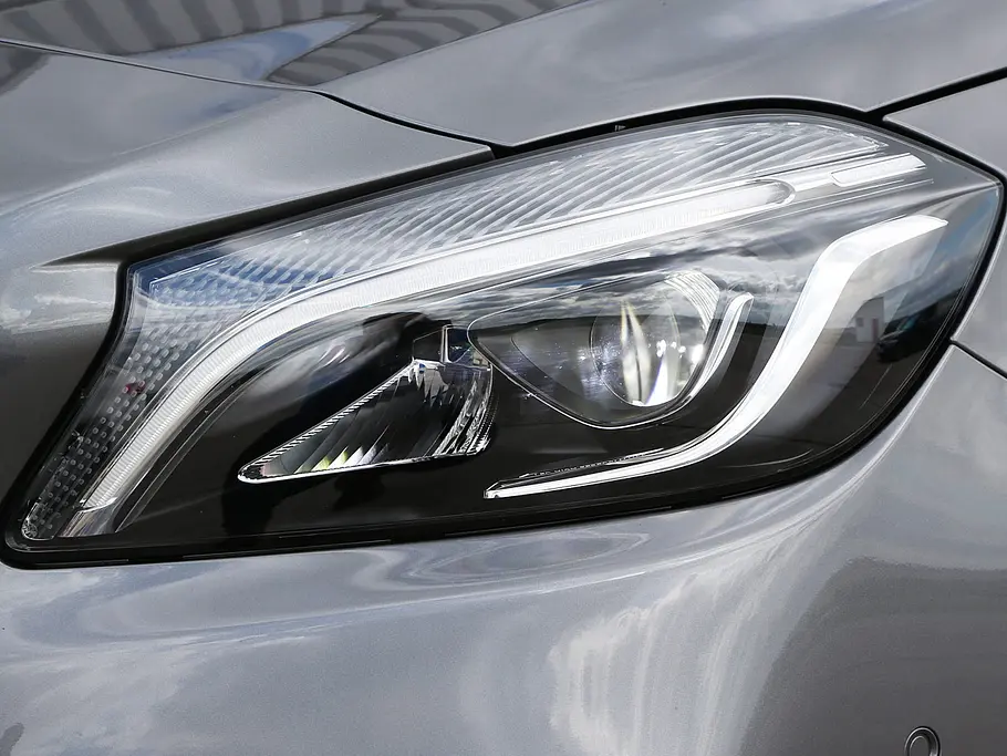 Mercedes A-Klasse Facelift 2015 A 180