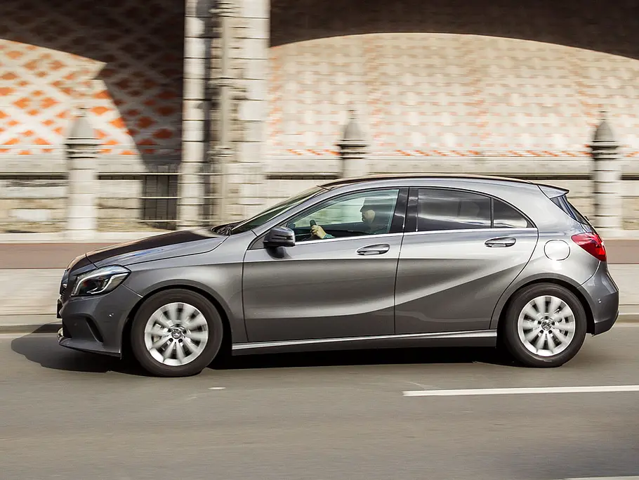 Mercedes A-Klasse Facelift 2015 A 180