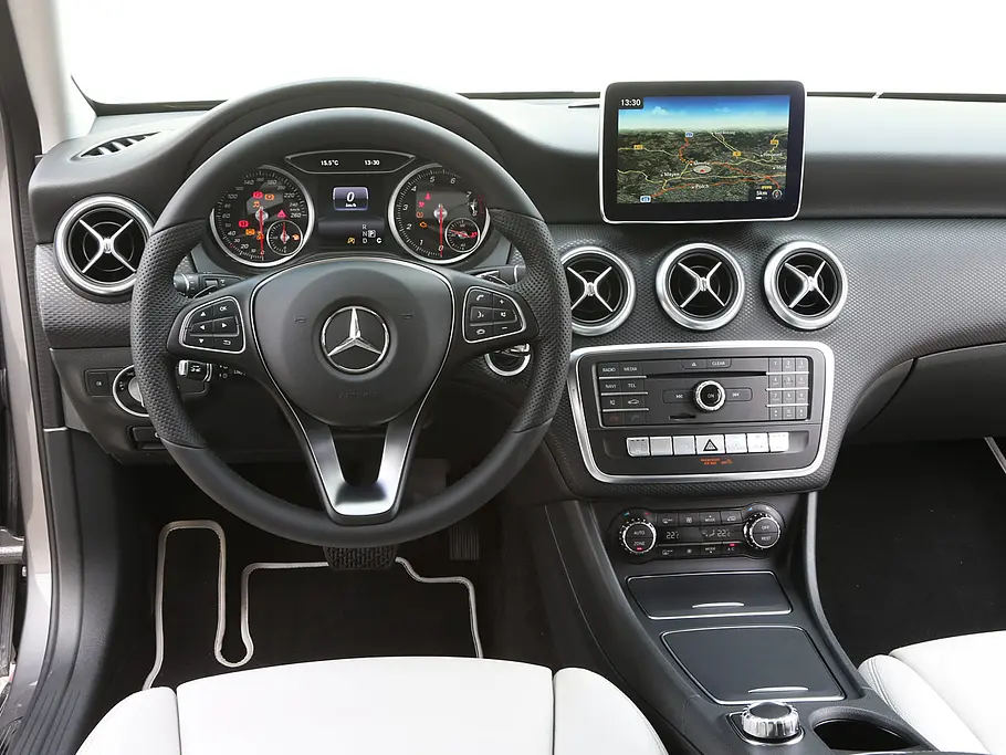 Mercedes A-Klasse Facelift 2015 A 180