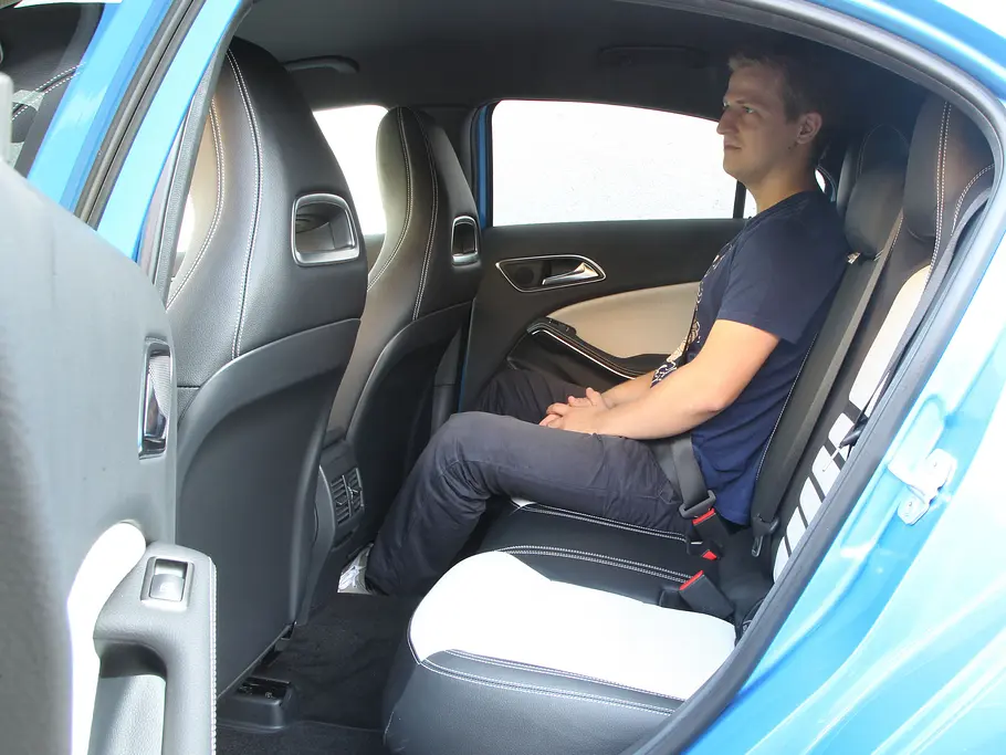 Mercedes A 200 Mercedes A 200 Vergleich Bilder technische Daten Kompaktklasse Fond