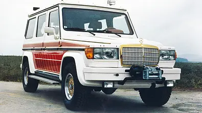 Der Mercedes AMG 280 GE 5.6 Sport (1979) statisch von schräg vorne. - Foto: Mercedes