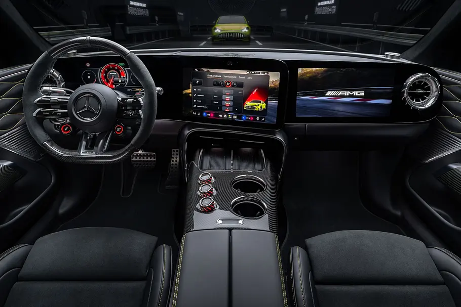 Mercedes AMG GT 4-Türer Die Studioaufnahme zeigt das Cockpit des Mercedes AMG GT 4-Türer.
