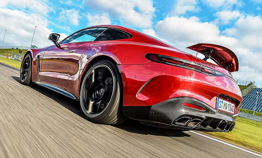 Mercedes-AMG GT 63 4Matic+ Mercedes-AMG GT 63 4Matic+; Außenansicht; fahrend; Heckansicht