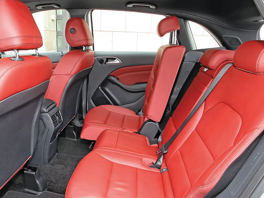 Mercedes B 200 CDI 4Matic 2014 Facelift Test Fahrbericht Rückbank Sitze