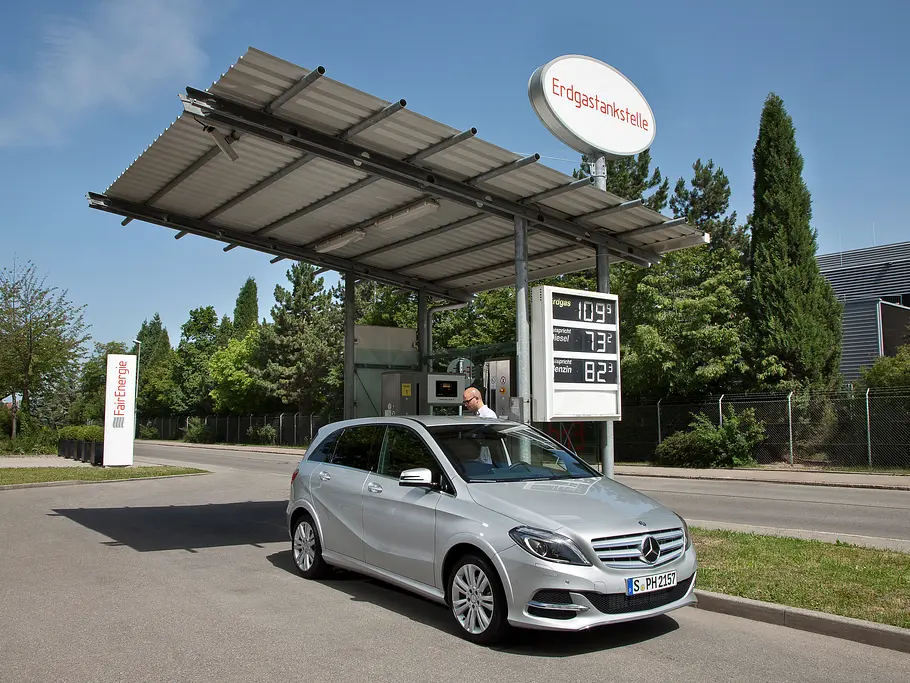 Der Mercedes B 200 NGD hat einen Benzinreservetank