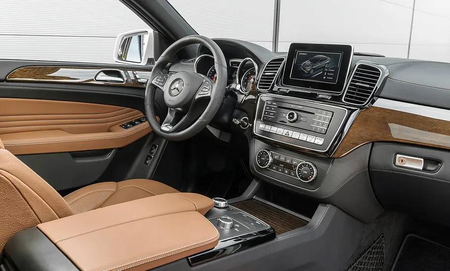 Mercedes-AMG GLE 43 Coupé (2015) Mercedes-AMG GLE 43 AMG (2015)
