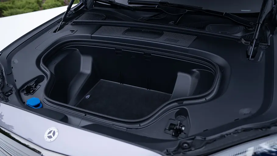 Der Frunk der Mercedes C-Klasse EQ in der Detailaufnahme.