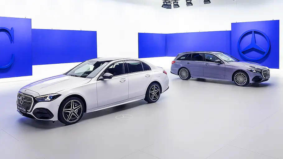 Mercedes C-Klasse (T-Modell) Facelift (2026) Blick von schräg vorne auf das Mercedes C-Klasse (T-Modell) Facelift (2026).