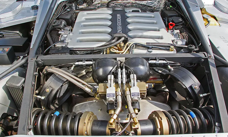 Mercedes C112 Der Motor des Mercedes C112.