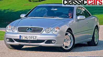 Der Mercedes CL stehend von schräg vorne - Foto: Mercedes