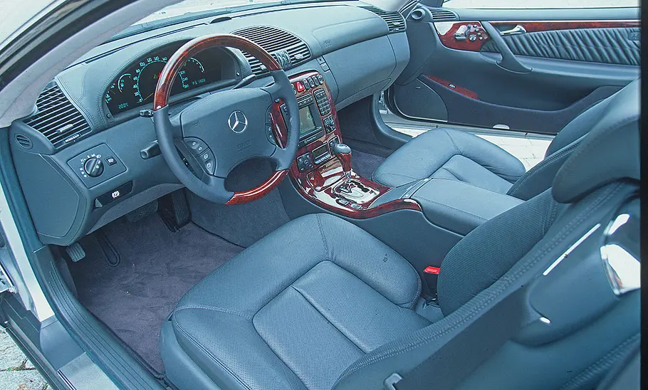Das Cockpit des Mercedes CL