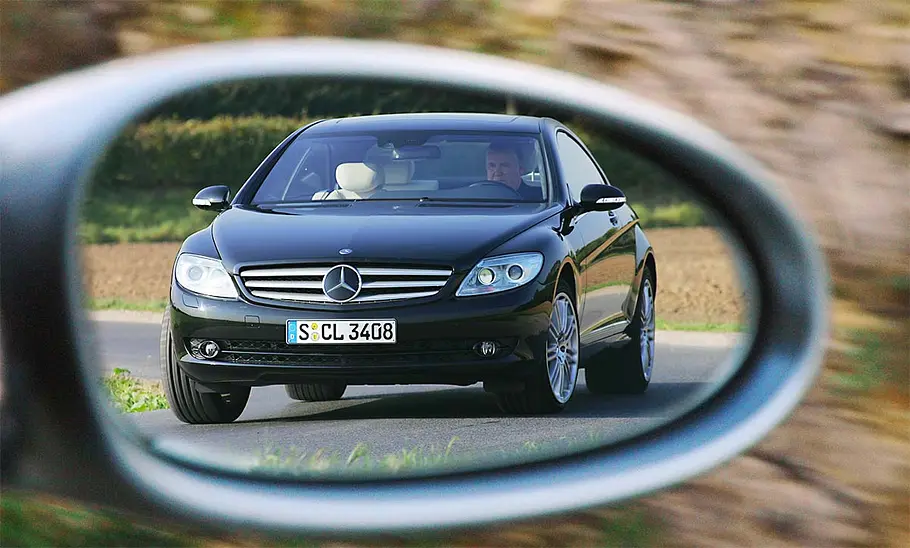 Mercedes CL 500 (C216) (2006) Mercedes CL 500 (C216) (2006) im Rückspiegel