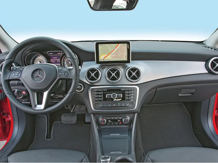 Mercedes CLA 200 Vergleich Bilder technische Daten Limousine
